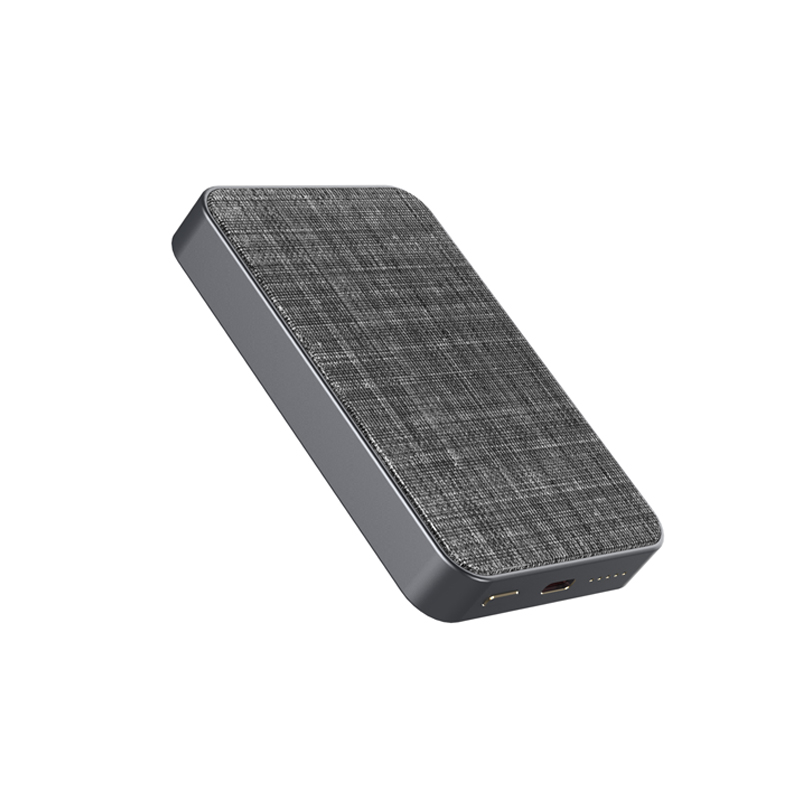 Transparent Type C Magnetic Wireless Charging Power Bank 5000mah